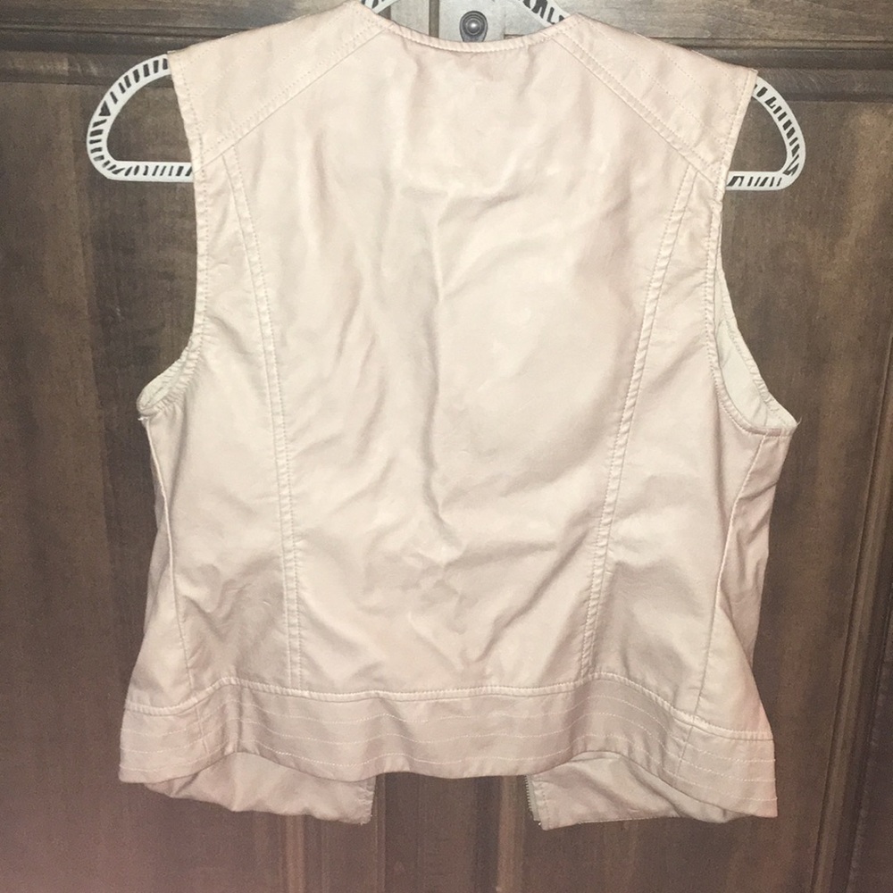 ❗️LEATHER VEST❗️ - Picture 2 of 3